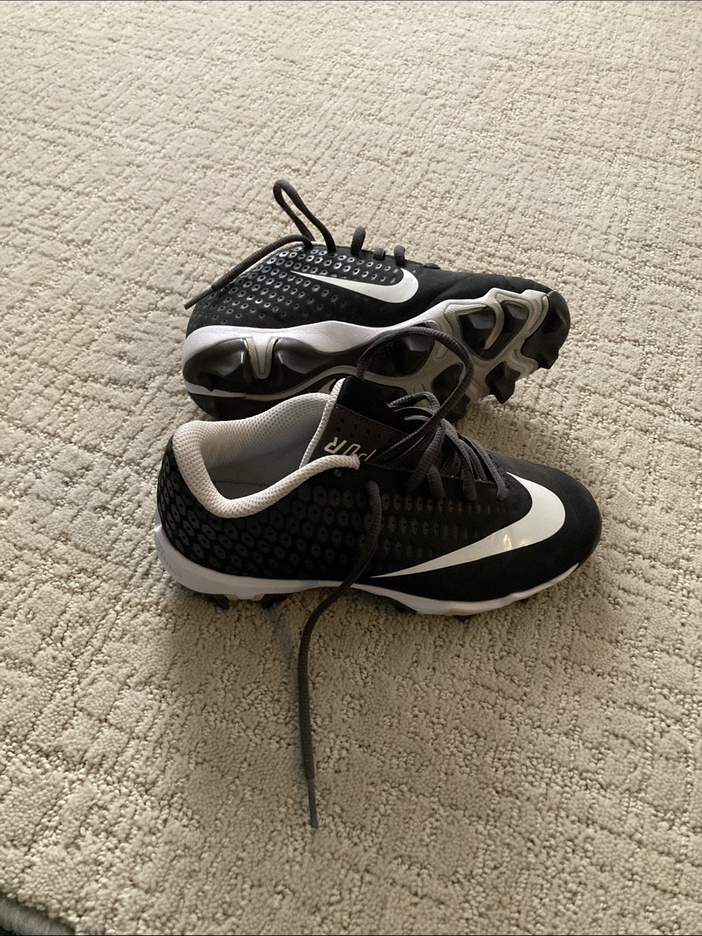 Nike Kids Black and White Soccer Cleats